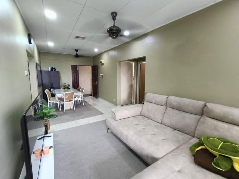 Pangsapuri untuk Dijual di Laguna Biru - Ahmad Syafiq - Living Room - PropertyGuru.com.my
