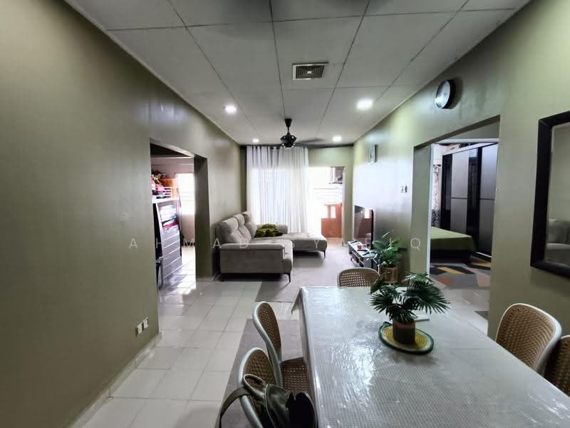 Pangsapuri untuk Dijual di Laguna Biru - Ahmad Syafiq - Living Room - PropertyGuru.com.my