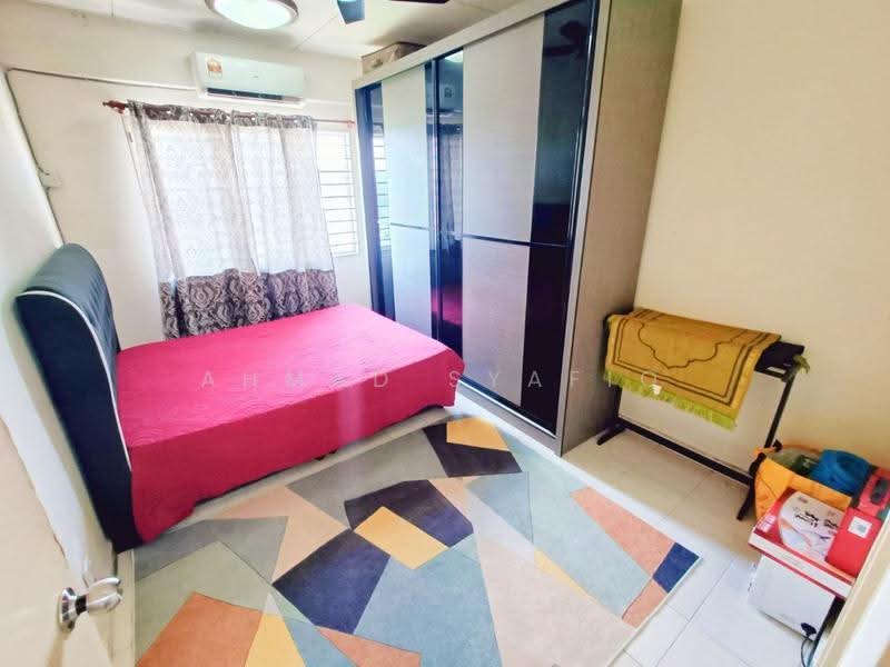 Pangsapuri untuk Dijual di Laguna Biru - Ahmad Syafiq - Bedroom - PropertyGuru.com.my