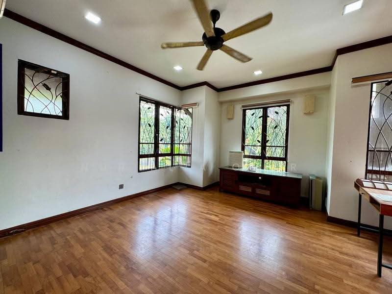 Rumah Berkembar untuk Dijual di Bukit Jelutong (Shah Alam) - Nur Alia Omar - Living Room - PropertyGuru.com.my