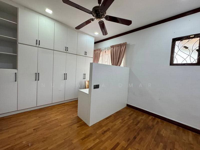 Rumah Berkembar untuk Dijual di Bukit Jelutong (Shah Alam) - Nur Alia Omar - Bedroom - PropertyGuru.com.my
