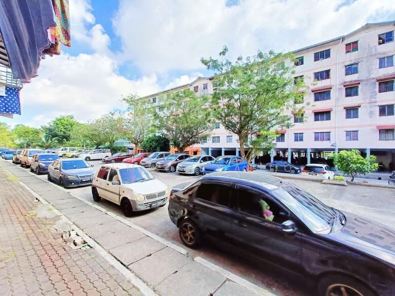 Pangsapuri untuk Dijual di Pangsapuri Utarid Subang - Ahmad Syafiq - Exterior - PropertyGuru.com.my