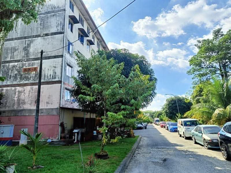 Pangsapuri untuk Dijual di Pangsapuri Utarid Subang - Ahmad Syafiq - Exterior - PropertyGuru.com.my