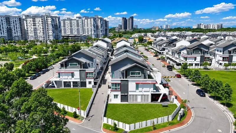 3-storey Terraced House for Sale in Cyberjaya (Selangor) - Rafedah Binti Abdul Aziz - Exterior - PropertyGuru.com.my