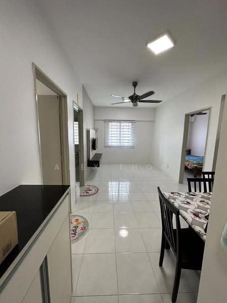 Pangsapuri untuk Disewa di Taman Bukit Erskine - Alex Thor - Living Room - PropertyGuru.com.my