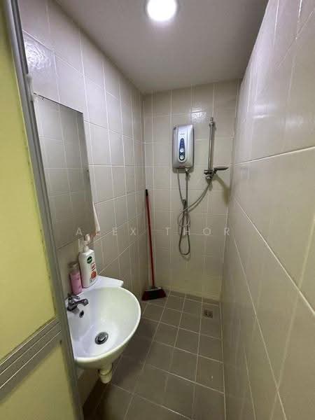 Pangsapuri untuk Disewa di Taman Bukit Erskine - Alex Thor - Bathroom - PropertyGuru.com.my