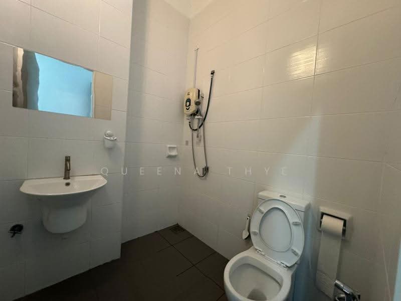 Kilang untuk Disewa di Kempas (Johor Bahru) - Queena Thye - Bathroom - PropertyGuru.com.my