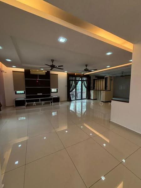 Bungalow House untuk Dijual di Taman Mount Austin (Tebrau) - Japheth Koh - Living Room - PropertyGuru.com.my