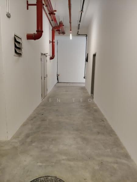 Shop / Office untuk Disewa di Bandar Bayan Baru (Bayan Lepas) - Pen Teo - Back Corridor - PropertyGuru.com.my