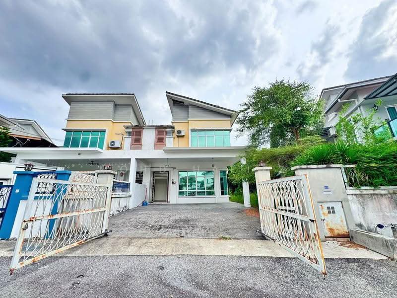 Semi-Detached House for Sale in Semenyih (Selangor) - Mohd Hafiez - Exterior - PropertyGuru.com.my