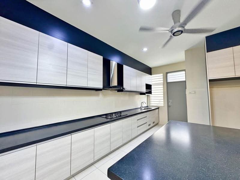 Semi-Detached House for Sale in Semenyih (Selangor) - Mohd Hafiez - Kitchen - PropertyGuru.com.my