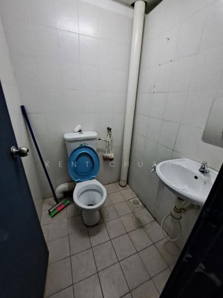 Shop / Office untuk Disewa di Butterworth (Penang) - Kent Chuah - Bathroom - PropertyGuru.com.my