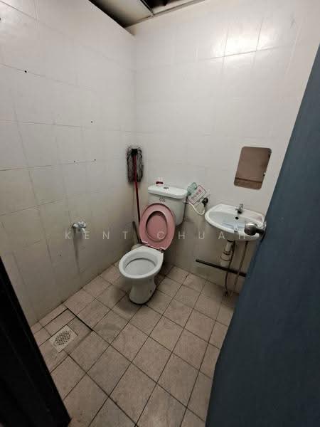 Shop / Office untuk Disewa di Butterworth (Penang) - Kent Chuah - Bathroom - PropertyGuru.com.my