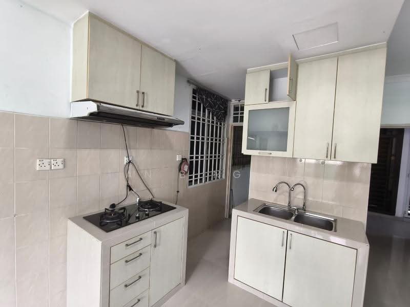 Pangsapuri untuk Dijual di Lake View Suites - Tan Bing Yi - Kitchen - PropertyGuru.com.my