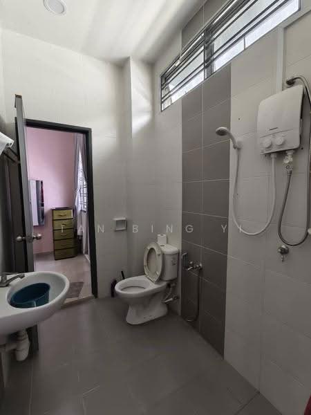 2-storey Terraced House for Rent in Taman Nusa Sentral (Iskandar Puteri (Nusajaya)) - Tan Bing Yi - Bathroom - PropertyGuru.com.my
