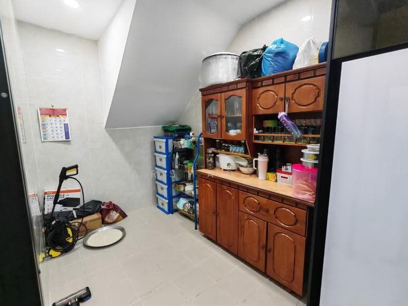 Rumah Teres 2-Tingkat untuk Dijual di Bandar Seri Alam (Masai) - Arshad . - Kitchen - PropertyGuru.com.my