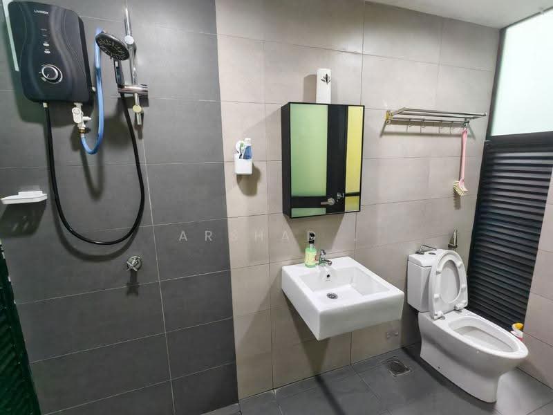 Rumah Teres 2-Tingkat untuk Dijual di Bandar Seri Alam (Masai) - Arshad . - Bathroom - PropertyGuru.com.my