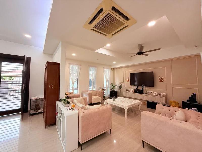 Rumah Berkembar untuk Dijual di Taman Perling (Perling) - Calvin Wong - Living Room - PropertyGuru.com.my