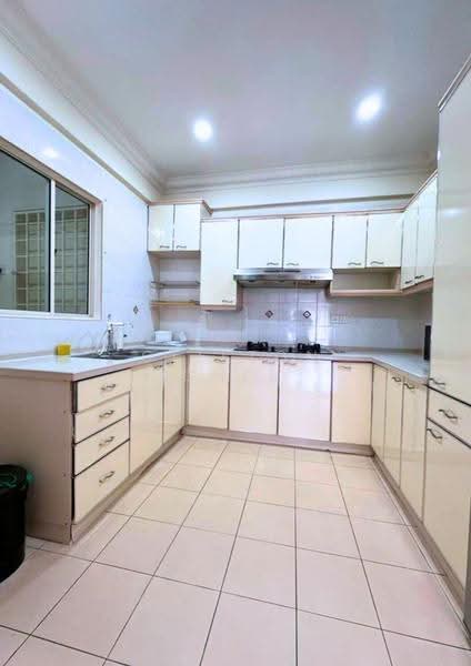 Condominium for Rent at Gold Coast Resort Condominium - Clifton Chee - Kitchen - PropertyGuru.com.my