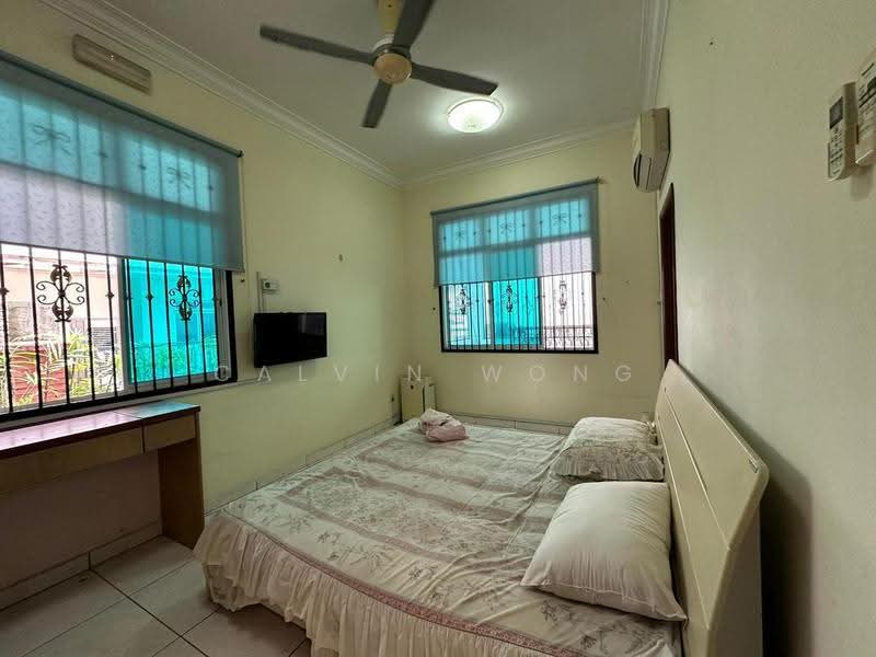 Rumah Berkembar untuk Dijual di Taman Perling (Perling) - Calvin Wong - Bedroom - PropertyGuru.com.my