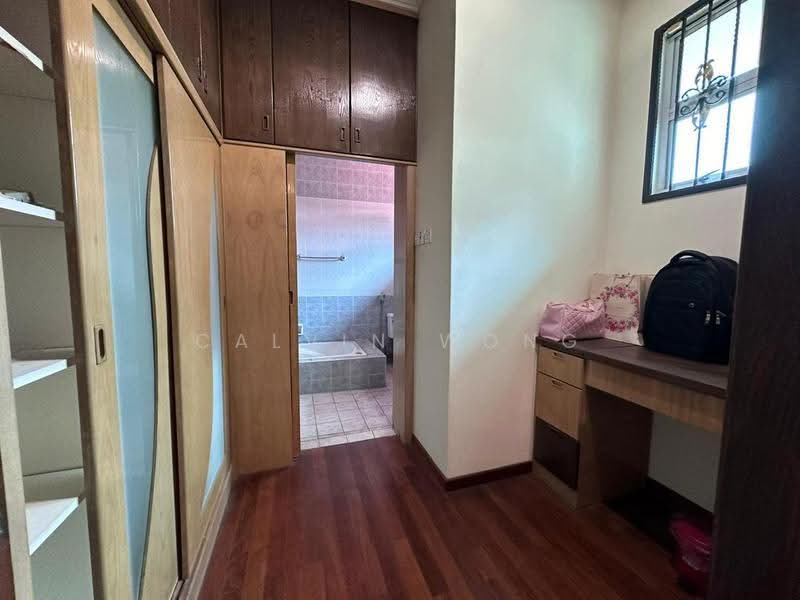 Rumah Berkembar untuk Dijual di Taman Perling (Perling) - Calvin Wong - Bathroom - PropertyGuru.com.my