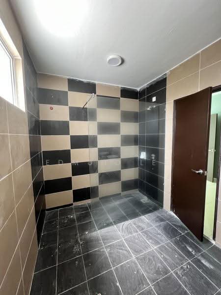Bungalow House for Sale in Labu (Negeri Sembilan) - Edmund Lee - Bathroom - PropertyGuru.com.my