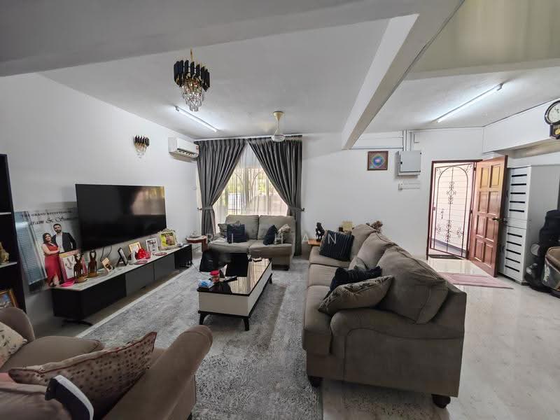 2-storey Terraced House for Sale in SS17 (Subang Jaya) - RL Han - Living Room - PropertyGuru.com.my