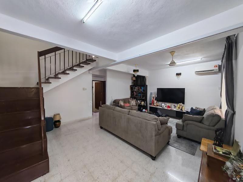 2-storey Terraced House for Sale in SS17 (Subang Jaya) - RL Han - Living Room - PropertyGuru.com.my