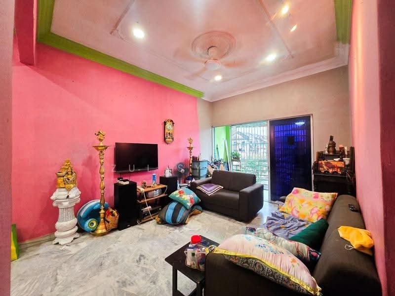 Flat for Sale at Fortune Heights Apartment A7 - Zul Syafiq - Living Room - PropertyGuru.com.my