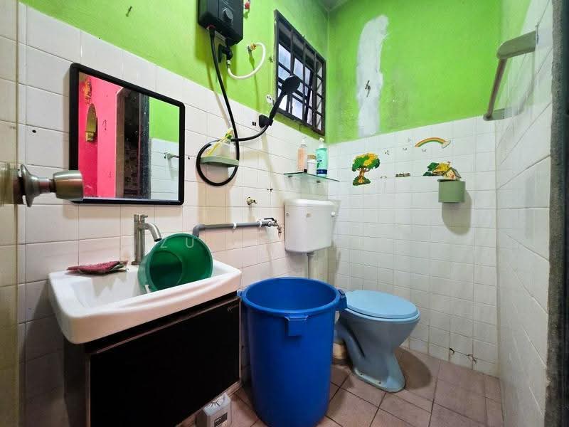 Flat for Sale at Fortune Heights Apartment A7 - Zul Syafiq - Bathroom - PropertyGuru.com.my