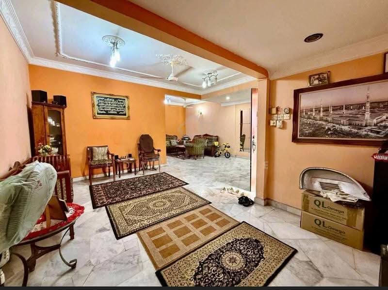 2-storey Terraced House for Sale in Usj 11 (Subang Jaya) - Edmund Lee - Living Room - PropertyGuru.com.my