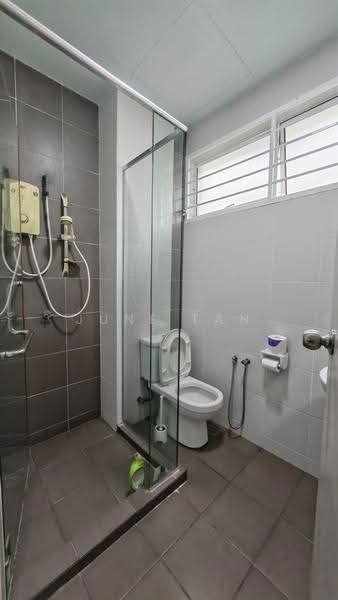 Rumah Berkembar untuk Dijual di Seri Kembangan (Selangor) - June Tan - PropertyGuru.com.my