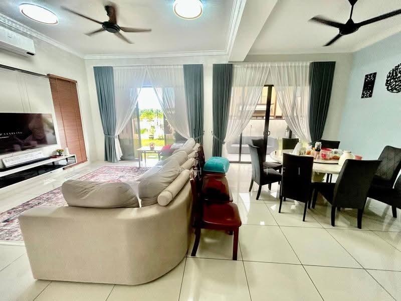 Semi-Detached House for Sale in Taman Tasik Semenyih (Semenyih) - Masnizah Arifin - Living Room - PropertyGuru.com.my