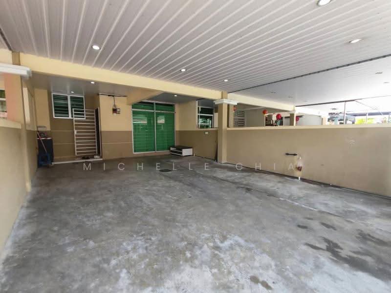 Rumah Teres 2-Tingkat untuk Dijual di Bandar Tasek Mutiara (Simpang Ampat) - Michelle Chia - Car Park - PropertyGuru.com.my