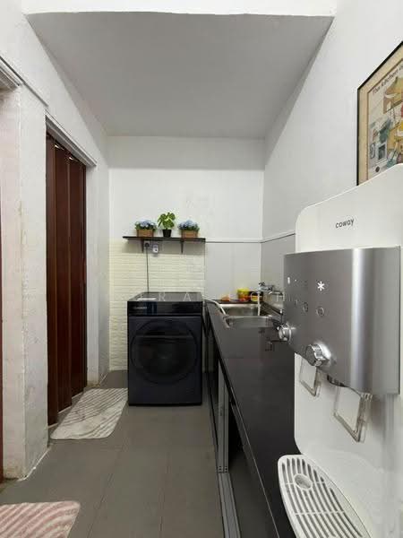 Rumah Flat untuk Disewa di Larkin Perdana - Cora Loh - Kitchen - PropertyGuru.com.my