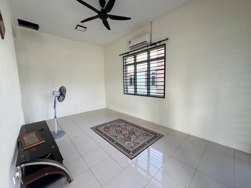 Semi-Detached House for Rent in Shah Alam (Selangor) - Azwa Abas - Living Room - PropertyGuru.com.my