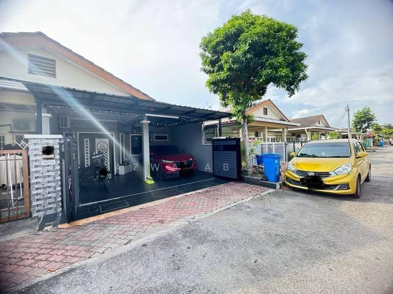 Rumah Teres 1-Tingkat untuk Dijual di Shah Alam (Selangor) - Azwa Abas - Exterior - PropertyGuru.com.my