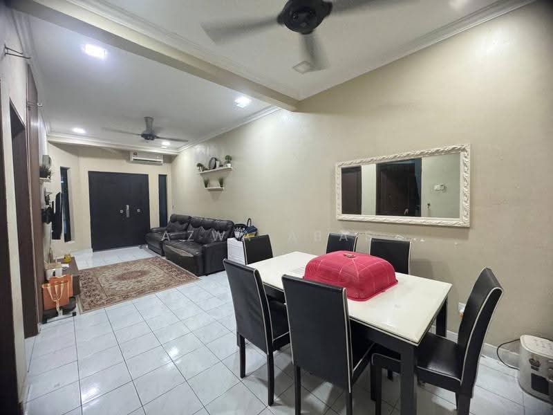 Rumah Teres 1-Tingkat untuk Dijual di Shah Alam (Selangor) - Azwa Abas - Living Room - PropertyGuru.com.my