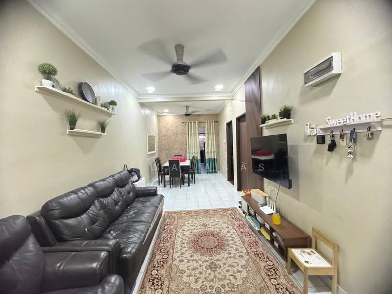 Rumah Teres 1-Tingkat untuk Dijual di Shah Alam (Selangor) - Azwa Abas - Living Room - PropertyGuru.com.my