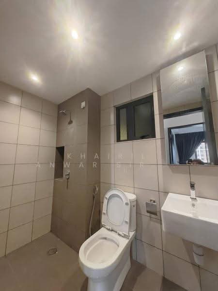 Service Residence for Sale at D'Quince Residences - Khairil Anwar Sirajudin - Bathroom - PropertyGuru.com.my