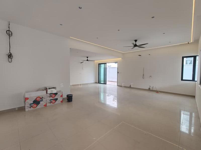 Semi-Detached House for Sale in Taman Kempas Utama (Tebrau) - Sausa Lee - Living Room - PropertyGuru.com.my