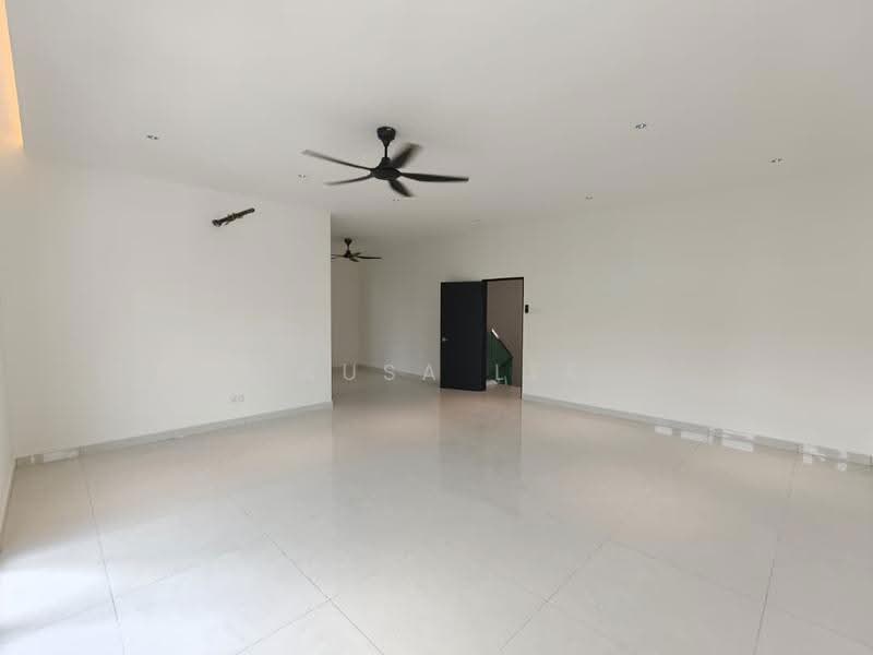 Semi-Detached House for Sale in Taman Kempas Utama (Tebrau) - Sausa Lee - Living Room - PropertyGuru.com.my