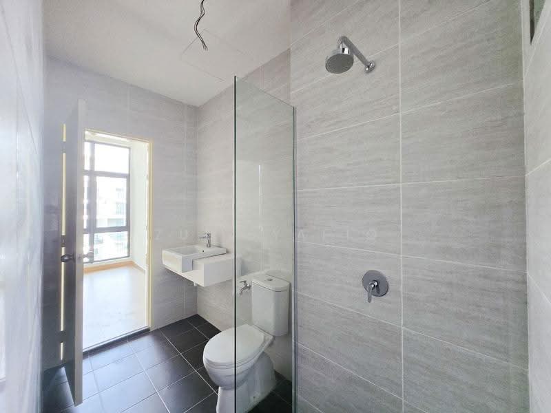 Kondominium untuk Dijual di Brezza Hill - Zul Syafiq - Bathroom - PropertyGuru.com.my