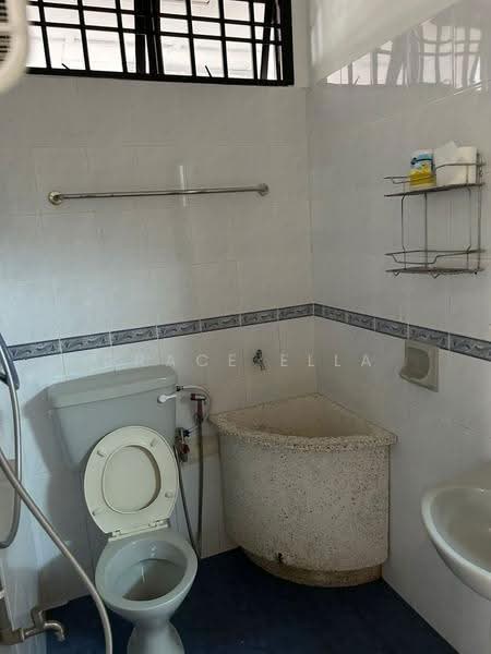Rumah Teres 2-Tingkat untuk Dijual di Taman Desa Tebrau (Tebrau) - Grace Ella - Bathroom - PropertyGuru.com.my