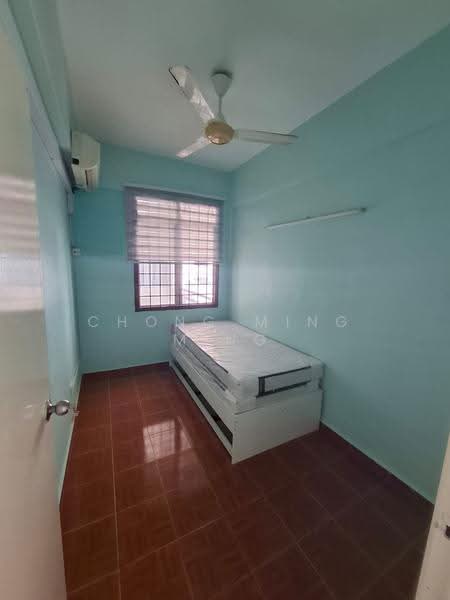 Pangsapuri untuk Dijual di Glory Beach Resort - Chong Ming Ming - Bedroom - PropertyGuru.com.my