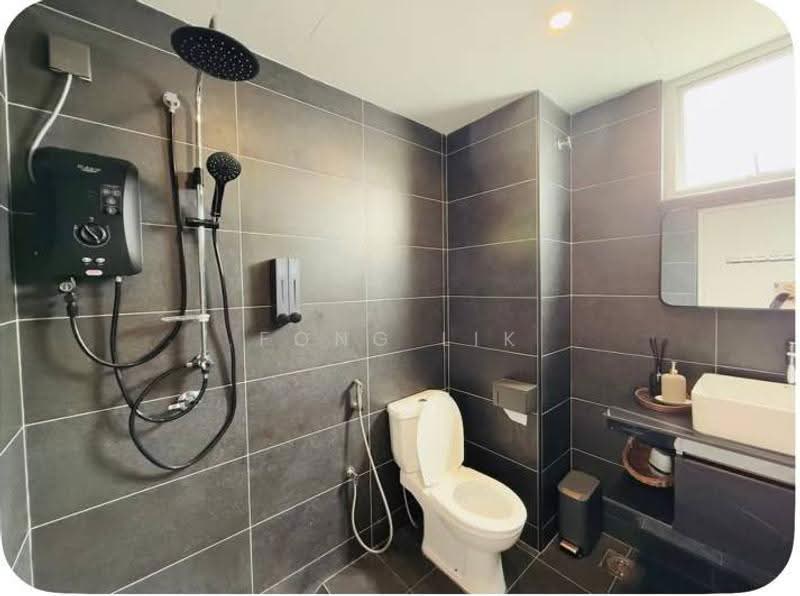 Service Residence for Sale at Midas @ Seri Alam - Fong Lik - Bathroom - PropertyGuru.com.my
