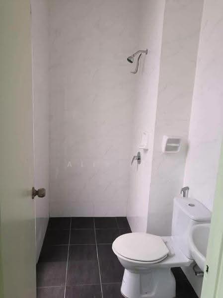 Rumah Bandar untuk Dijual di Air Puteh (Balik Pulau) - Alex Ho - Bathroom - PropertyGuru.com.my