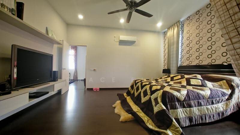 Rumah Kluster untuk Dijual di Setia Tropika (Johor Bahru) - Grace Ella - Bedroom - PropertyGuru.com.my