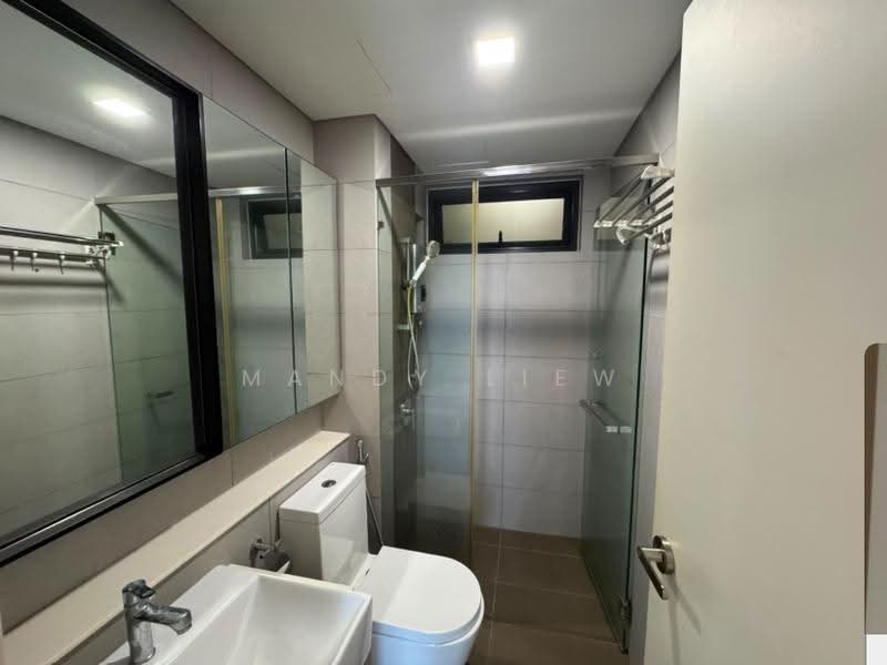 Kediaman Servis untuk Dijual di Three33 Residence - Mandy Liew - Bathroom - PropertyGuru.com.my
