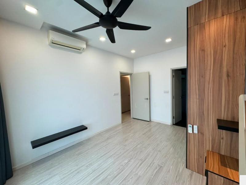 Kediaman Servis untuk Dijual di Three33 Residence - Mandy Liew - Bedroom - PropertyGuru.com.my